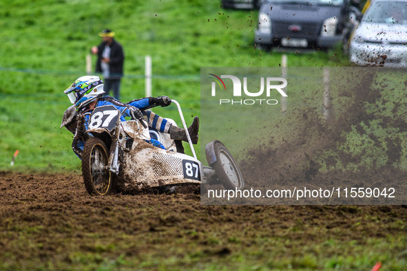 Rob Bradley and Josh Fowler (87) lead in the 1000cc Sidecar Class Final during the ACU British Upright Championships in Gawsworth, Cheshire,...