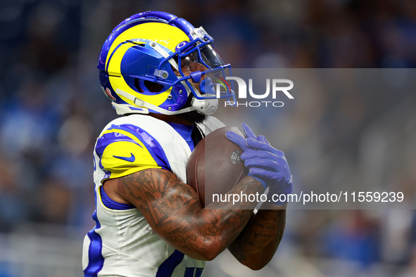 DETROIT,MICHIGAN-SEPTEMBER 9:  Running back Kyren Williams (23) of the Los Angeles Rams carries the ball during warmups ahead of a game betw...