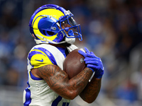 DETROIT,MICHIGAN-SEPTEMBER 9:  Running back Kyren Williams (23) of the Los Angeles Rams carries the ball during warmups ahead of a game betw...