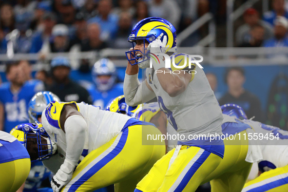 DETROIT,MICHIGAN-SEPTEMBER 8: Los Angeles Rams quarterback Matthew Stafford (9) signals before the snap during the first half of an NFL foot...