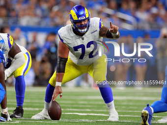 DETROIT,MICHIGAN-SEPTEMBER 8:  Guard Jonah Jackson (72) of the Los Angeles Rams gestures at the line of scrimmage before a play during a gam...