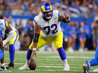 DETROIT,MICHIGAN-SEPTEMBER 8:  Guard Jonah Jackson (72) of the Los Angeles Rams gestures at the line of scrimmage before a play during a gam...