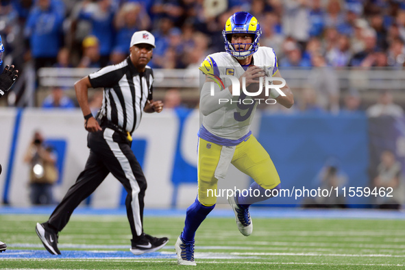 DETROIT,MICHIGAN-SEPTEMBER 8:  Quarterback Matthew Stafford (9) of the Los Angeles Rams looks to pass the ball during a game between the Det...