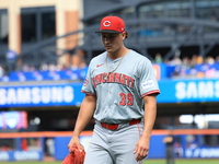 Cincinnati Reds pitcher Julian Aguiar #39 leaves the game during the fifth inning of the baseball game against the New York Mets at Citi Fie...