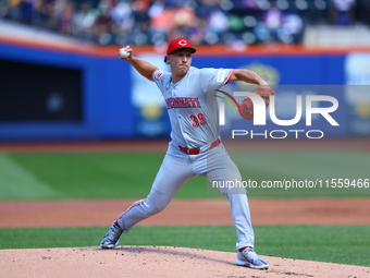 Cincinnati Reds pitcher Julian Aguiar #39 throws during the first inning of the baseball game against the New York Mets at Citi Field in Cor...