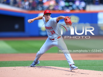 Cincinnati Reds pitcher Julian Aguiar #39 throws during the first inning of the baseball game against the New York Mets at Citi Field in Cor...