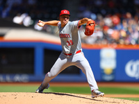 Cincinnati Reds pitcher Julian Aguiar #39 throws during the second inning of the baseball game against the New York Mets at Citi Field in Co...