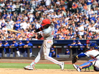 Cincinnati Reds Elly De La Cruz #44 bats during the eighth inning of the baseball game against the New York Mets at Citi Field in Corona, Ne...