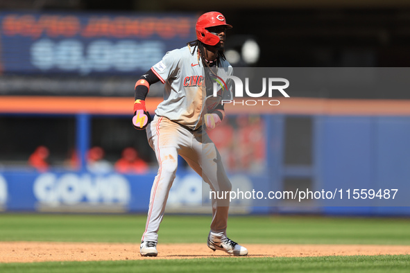 Cincinnati Reds' Elly De La Cruz #44 takes a lead off second base during the sixth inning of the baseball game against the New York Mets at...