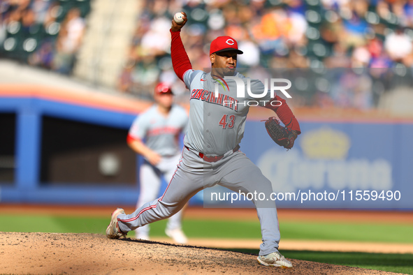 Cincinnati Reds pitcher Alexis Diaz #43 throws during the ninth inning of the baseball game against the New York Mets at Citi Field in Coron...