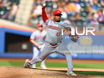 Cincinnati Reds pitcher Alexis Diaz #43 throws during the ninth inning of the baseball game against the New York Mets at Citi Field in Coron...