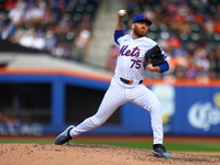 New York Mets relief pitcher Reed Garrett #75 throws during the seventh inning of the baseball game against the Cincinnati Reds at Citi Fiel...