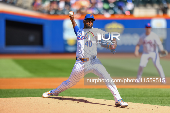 New York Mets starting pitcher Luis Severino #40 throws during the first inning of the baseball game against the Cincinnati Reds at Citi Fie...