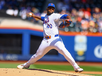 New York Mets starting pitcher Luis Severino #40 throws during the second inning of the baseball game against the Cincinnati Reds at Citi Fi...