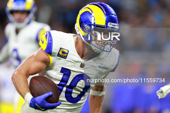 DETROIT,MICHIGAN-SEPTEMBER 8:  
Wide receiver Cooper Kupp (10) of the Los Angeles Rams carries the ball during a game between the Detroit Li...