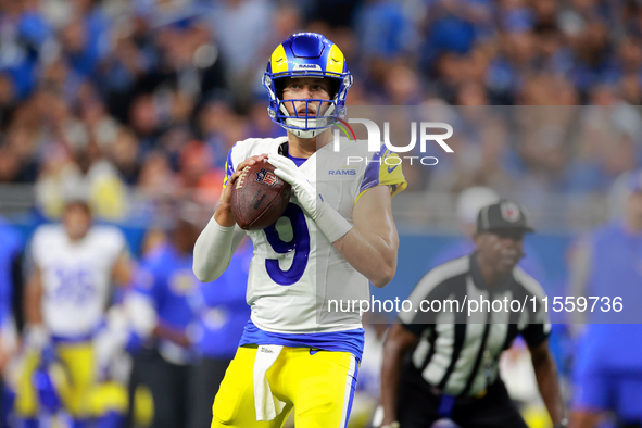 DETROIT,MICHIGAN-SEPTEMBER 8: Quarterback Matthew Stafford (9) of the Los Angeles Rams looks to pass during a game between the Detroit Lions...