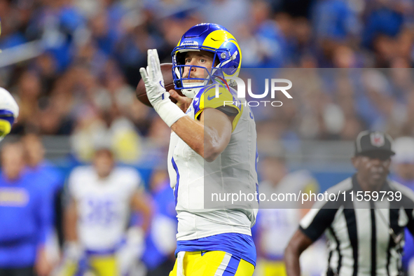 DETROIT,MICHIGAN-SEPTEMBER 8: Quarterback Matthew Stafford (9) of the Los Angeles Rams looks to pass during a game between the Detroit Lions...