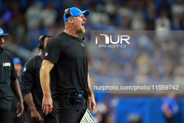 DETROIT,MICHIGAN-SEPTEMBER 8:  Detroit Lions head coach Dan Campbell calls out during a game between the Detroit Lions and the Los Angeles R...