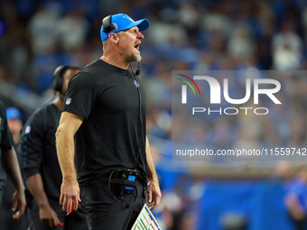 DETROIT,MICHIGAN-SEPTEMBER 8:  Detroit Lions head coach Dan Campbell calls out during a game between the Detroit Lions and the Los Angeles R...