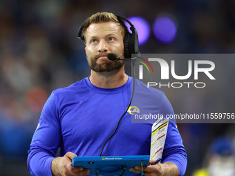 DETROIT,MICHIGAN-SEPTEMBER 8:  Los Angeles Rams head coach Sean McVay reacts after a play during a game between the Detroit Lions and the Lo...