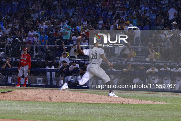 Stephen Tarpley #16 of Sultanes de Monterrey pitches the ball during the 2024 King Series match 3 against Diablos Rojos of the Mexican Baseb...