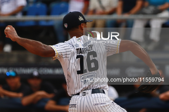 Stephen Tarpley #16 of Sultanes de Monterrey pitches the ball during the 2024 King Series match 3 against Diablos Rojos of the Mexican Baseb...