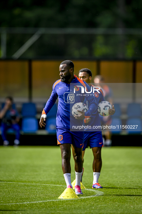 Netherlands player Lutsharel Geertruida participates in the training and press conference at the KNVB Campus for the Netherlands Nations Lea...