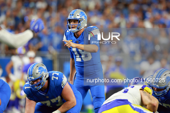 DETROIT,MICHIGAN-SEPTEMBER 8:  quarterback Jared Goff (16) of the Detroit Lions calls a play during a game between the Detroit Lions and the...