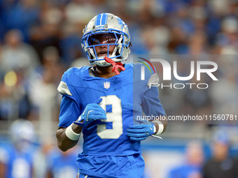 DETROIT,MICHIGAN-SEPTEMBER 8:  Wide receiver Jameson Williams (9) of the Detroit Lions runs on the field during a game between the Detroit L...