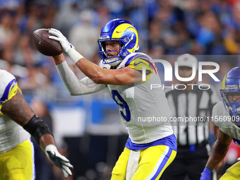 DETROIT,MICHIGAN-SEPTEMBER 8:  Quarterback Matthew Stafford (9) of the Los Angeles Rams catches the snap during a game between the Detroit L...