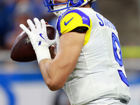 DETROIT,MICHIGAN-SEPTEMBER 8:  Quarterback Matthew Stafford (9) of the Los Angeles Rams looks to pass the ball during a game between the Det...