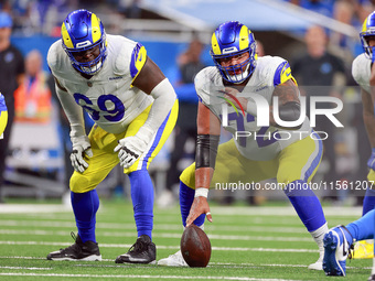 DETROIT,MICHIGAN-SEPTEMBER 8:  Guard Jonah Jackson (72) of the Los Angeles Rams gestures at the line of scrimmage during a game between the...