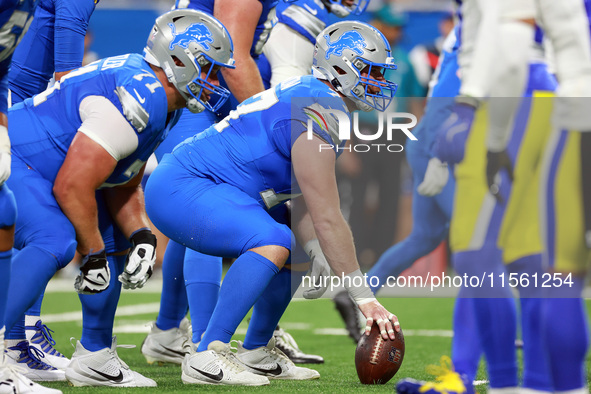 DETROIT,MICHIGAN-SEPTEMBER 8: Center Frank Ragnow (77) of the Detroit Lions prepares to snap the ball  during a game between the Detroit Lio...