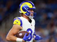 DETROIT,MICHIGAN-SEPTEMBER 8:  Tight end Hunter Long (84) of the Los Angeles Rams of the Los Angeles Rams carries the ball during warmups ah...