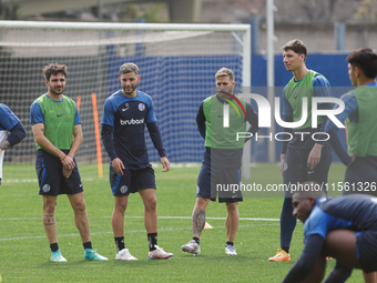 Iker Muniain with his teammates during training on his presentation day as a new player of San Lorenzo de Almagro at Estadio Pedro Bidegain...