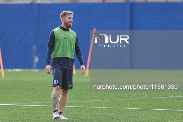 Iker Muniain trains during his presentation day as a new player of San Lorenzo de Almagro at Estadio Pedro Bidegain in Buenos Aires, Argenti...