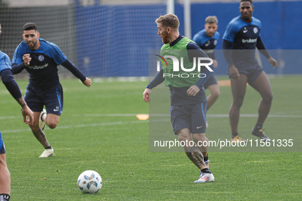 Iker Muniain trains during his presentation day as a new player of San Lorenzo de Almagro at Estadio Pedro Bidegain in Buenos Aires, Argenti...