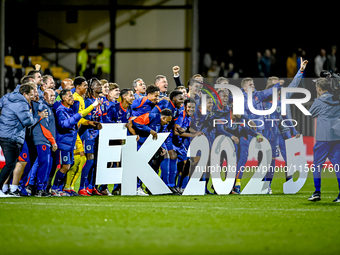 Players of the Netherlands celebrate the win and qualification for the EK 2025 during the match between the Netherlands and Georgia at the C...