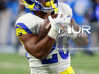 DETROIT,MICHIGAN-SEPTEMBER 8: Los Angeles Rams running back Ronnie Rivers (20) is seen during warmups ahead of a game between the Los Angele...