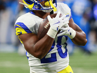 DETROIT,MICHIGAN-SEPTEMBER 8: Los Angeles Rams running back Ronnie Rivers (20) is seen during warmups ahead of a game between the Los Angele...