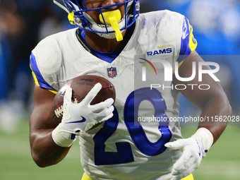 DETROIT,MICHIGAN-SEPTEMBER 8: Los Angeles Rams running back Ronnie Rivers (20) is seen during warmups ahead of a game between the Los Angele...