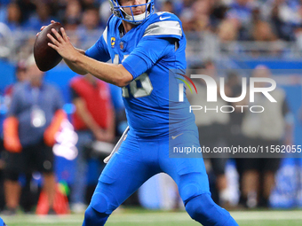 DETROIT,MICHIGAN-SEPTEMBER 8: Detroit Lions quarterback Jared Goff (16) looks to pass during the first half of an NFL football game between...