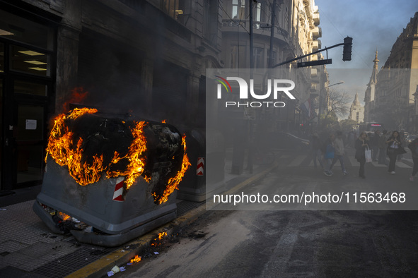 Police repress retirees outside the Argentine National Congress due to President Javier Milei's veto of the increase in pensions in Buenos A...