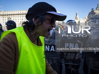 Police repress retirees outside the Argentine National Congress due to President Javier Milei's veto of the increase in pensions in Buenos A...