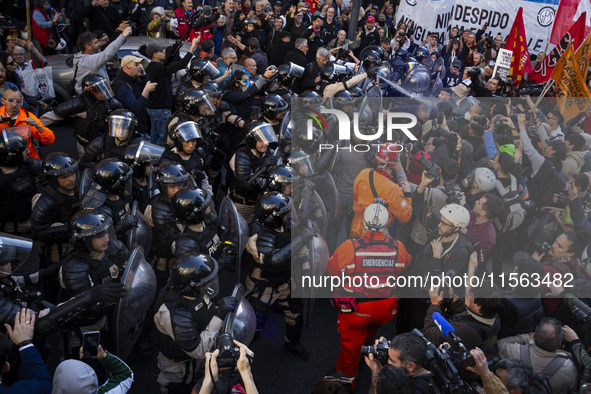 Police repress retirees outside the Argentine National Congress due to President Javier Milei's veto of the increase in pensions in Buenos A...