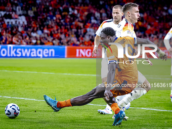 Netherlands forward Brian Brobbey and Germany defender Nico Schlotterbeck during the match between the Netherlands and Germany at the Johan...