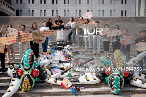 At a press conference organized by the 'Plastic Root Coalition' (a coalition aimed at eradicating plastic pollution), participants call on t...