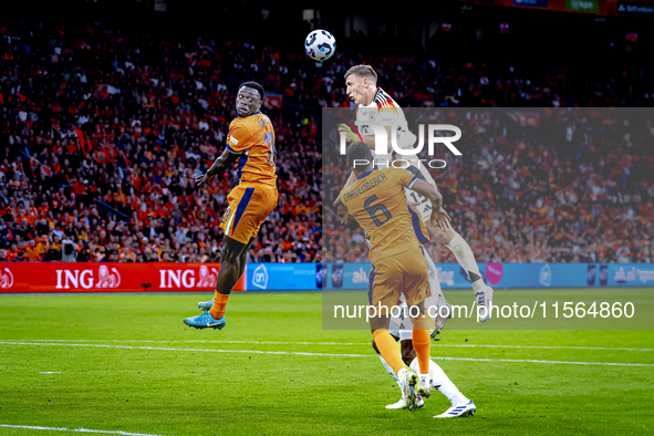 Netherlands forward Brian Brobbey and Germany defender Nico Schlotterbeck during the match between the Netherlands and Germany at the Johan...