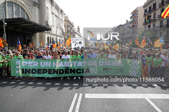 The National Day of Catalonia demonstration records the participation of 70,000 people, the lowest number since the beginning of the Catalan...