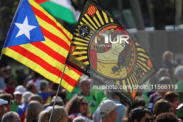 The National Day of Catalonia demonstration records the participation of 70,000 people, the lowest number since the beginning of the Catalan...